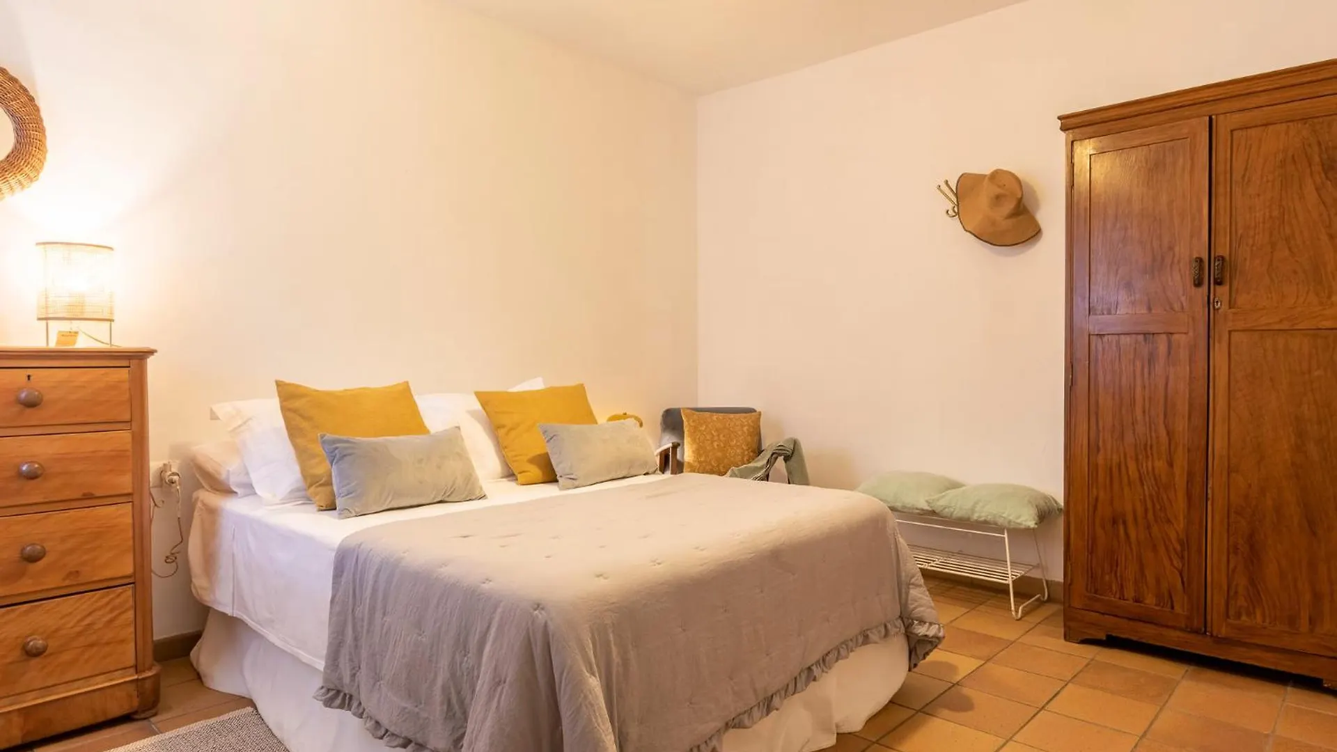 Andalusian Courtyard Apartment Seville